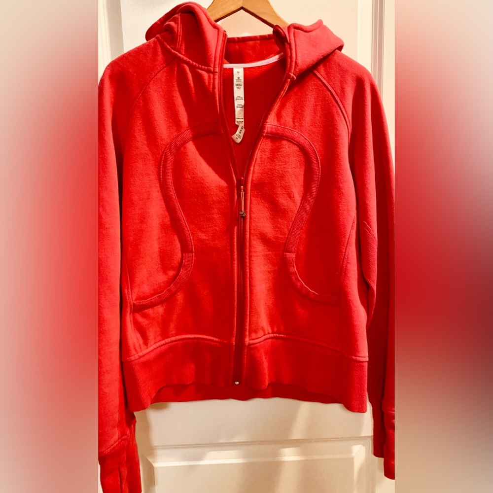 Lululemon Woman’s Pink hoodie. Like New! Size 12